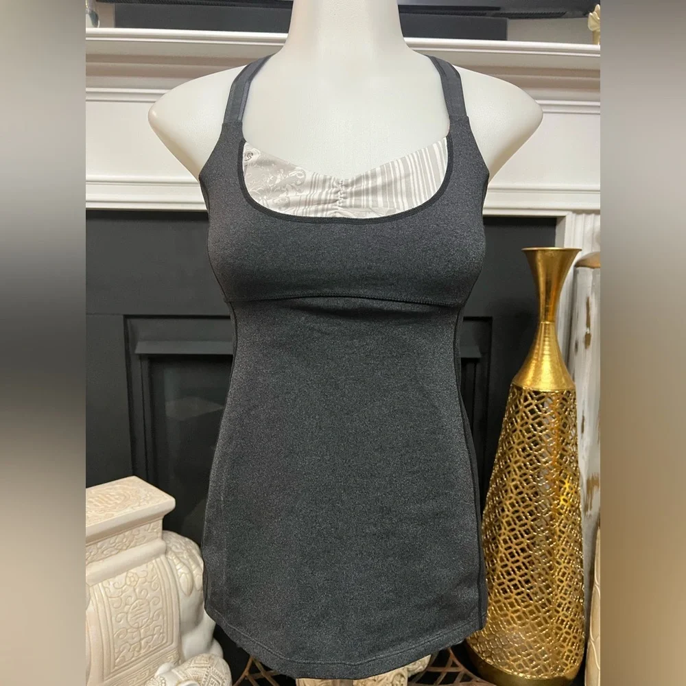 Lululemon Athletica Tank Womens 4 with Built in Sports Bra - Picture 6 of 8